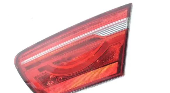 Jaguar XE Tailgate rear/tail lights