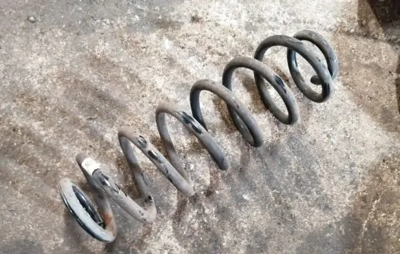 Volkswagen PASSAT B8 Rear coil spring