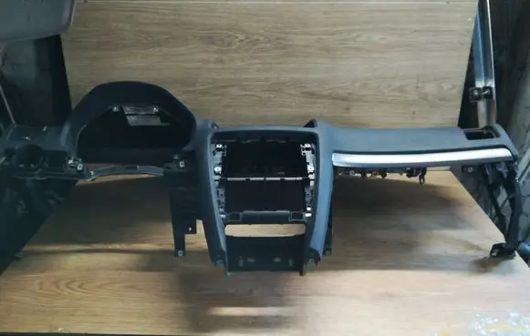 Skoda Octavia Mk2 (1Z) Dashboard 1Z1857007 200602070654 0606288884