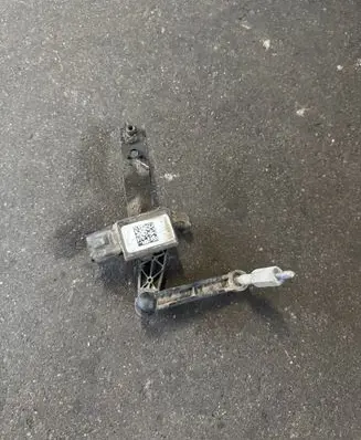 Skoda Enyaq iV Front air suspension height level sensor 5WA907127