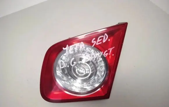Volkswagen Jetta V Tailgate rear/tail lights 1K5945094 983152 10120610