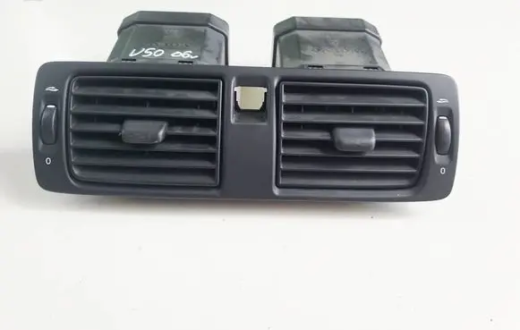 Volvo V50 Dashboard side air vent grill/cover trim
