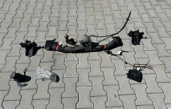 Mercedes-Benz GLA W156 X156 Tow bar set A1563100100