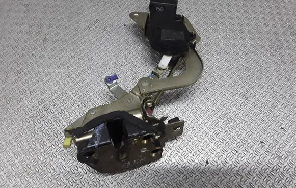Suzuki Ignis Front door lock