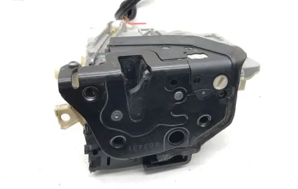 Volkswagen PASSAT B7 Front door lock 3C1837016A