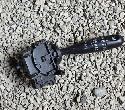 Toyota Yaris Wiper control stalk 173647