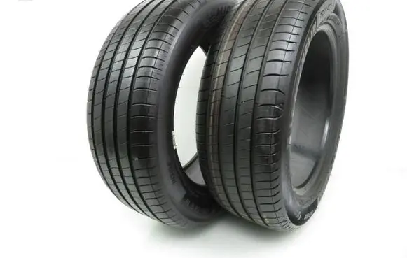 Volkswagen Golf V R16 summer tire 