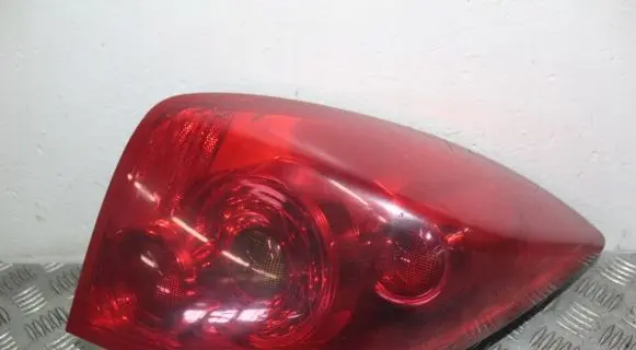 Nissan Primera Rear/tail lights 25556AU21B