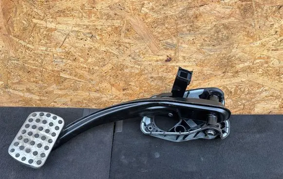 Mercedes-Benz GLE (W166 - C292) Brake pedal A1662900201 A1662920007