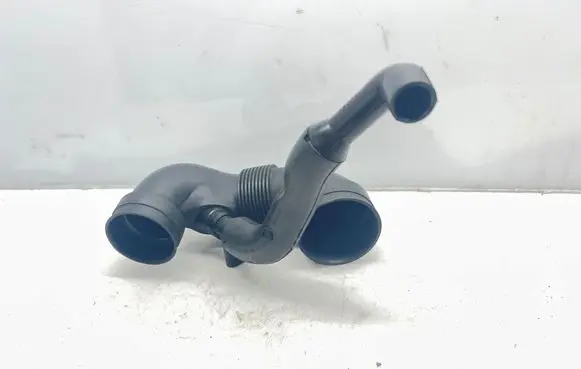 Mercedes-Benz C W203 Turbo air intake inlet pipe/hose A6120940008