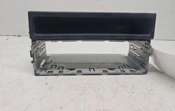 KIA Sorento Radio/GPS head unit trim 