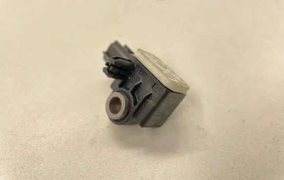 Volvo V60 Airbag deployment crash/impact sensor 31334336
