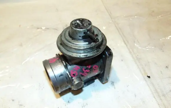 BMW 5 E39 EGR valve 11712244900