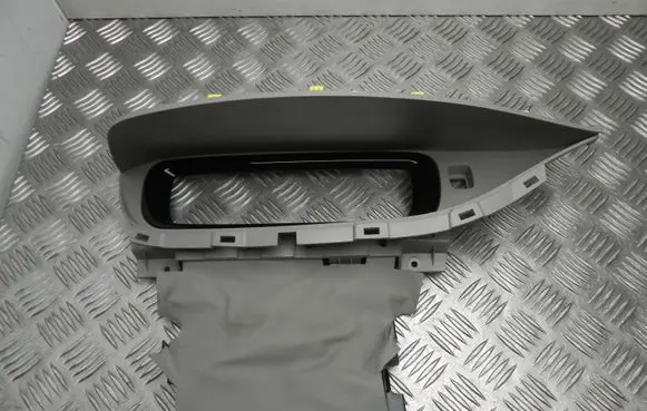 Renault Zoe Climate control/heater control trim 682403850R T7586