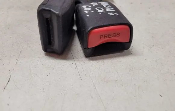 Mazda 6 Middle seatbelt buckle (rear) T86249B
