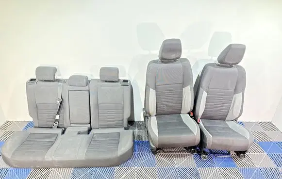 Toyota Auris E180 Seat set