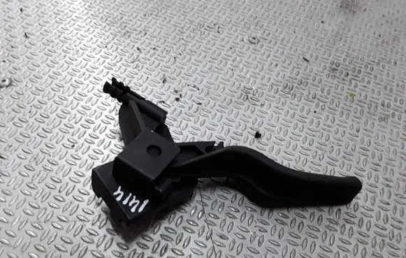 Opel Astra H Engine bonnet (hood) release handle 218186591
