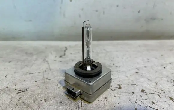 BMW 5 F10 F11 Xenon bulb 66140 333697 98052825