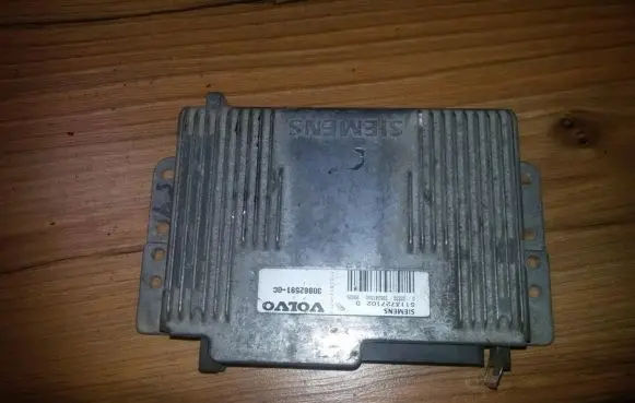 Volvo S40, V40 Engine control unit/module 308625910c s113727102d