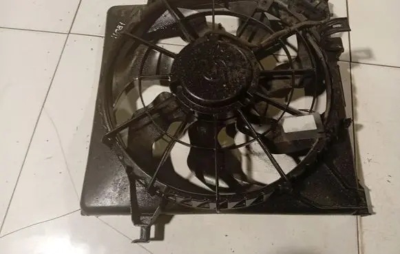 KIA Ceed Radiator cooling fan shroud 