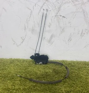 Nissan Micra Rear door lock 82501-1hd0c