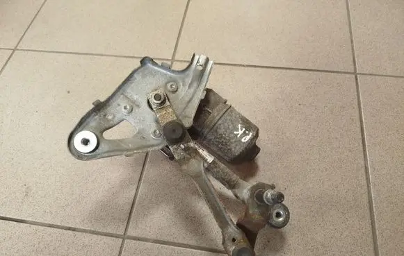 Front wiper linkage and motor