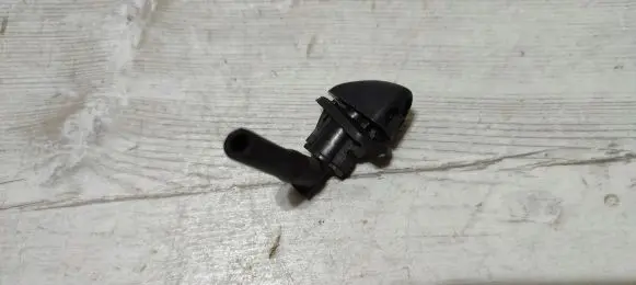 Chevrolet Cruze Windshield washer spray nozzle 05250823