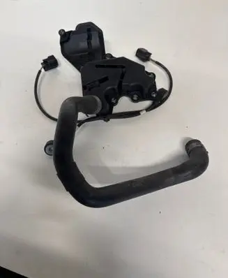 Volvo S60 Breather valve BM5G6A785BC