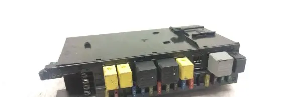 Mercedes-Benz E W211 Fuse module 2115454601 5DK00804765