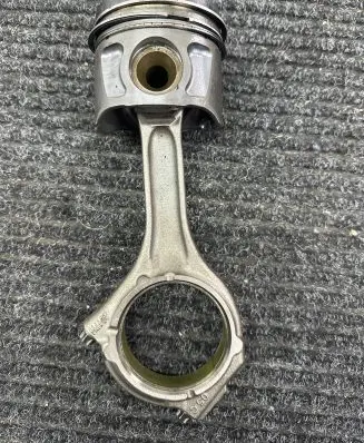 Jeep Grand Cherokee Piston with connecting rod