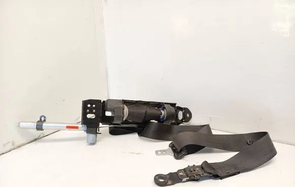 Volvo V50 Front seatbelt 6008892