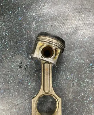 BMW 5 F10 F11 Piston with connecting rod 84L110