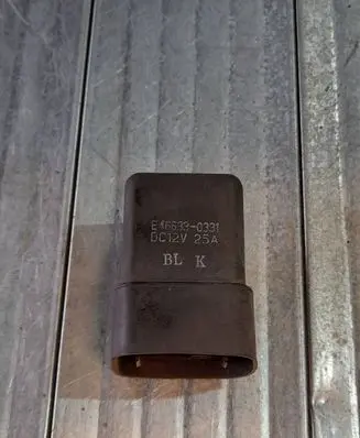 KIA Carens II Other relay E466330331 DC12V25A