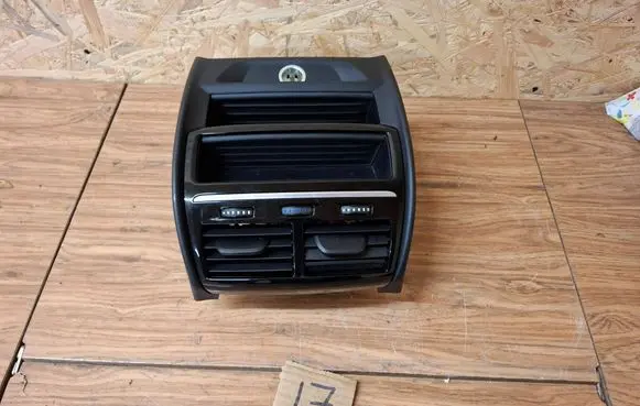 BMW 5 G30 G31 G38 Rear air vent grill 9330681 9357865