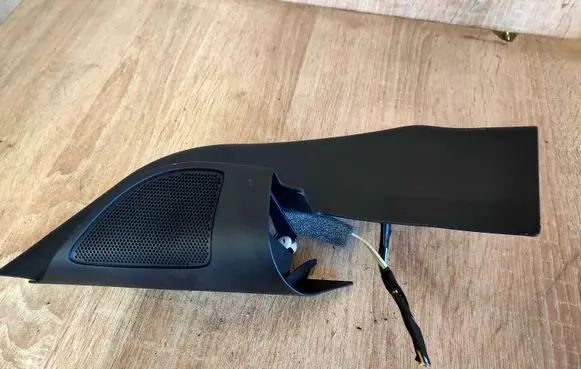 Ford Focus Front door high frequency speaker
