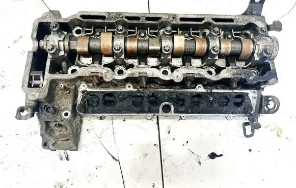 Opel Zafira A Engine head 