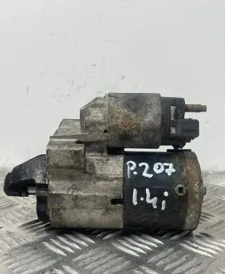 Peugeot 207 CC Starter motor V7550017