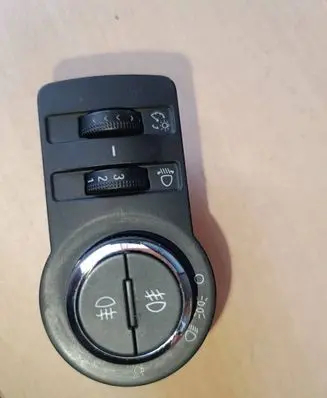 Chevrolet Cruze Light switch 13301758 251545