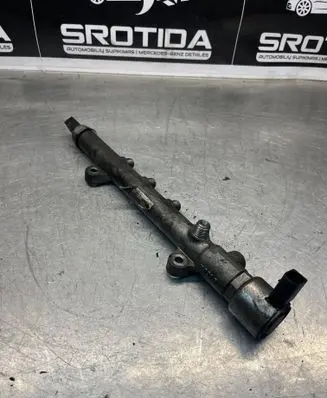 Mercedes-Benz E W212 Fuel main line pipe A6510700495 R9144Z240A 11070601062