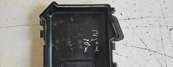Renault Megane III Fuse box cover 284C40002R