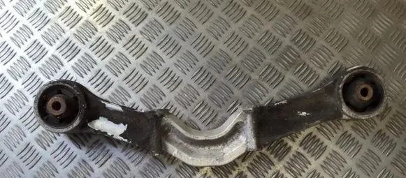 Mitsubishi Pajero Engine mount bracket