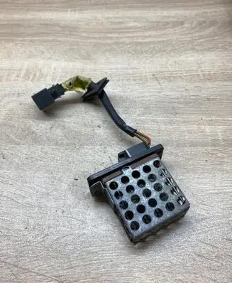 Mercedes-Benz E W210 Coolant fan relay 0225454528