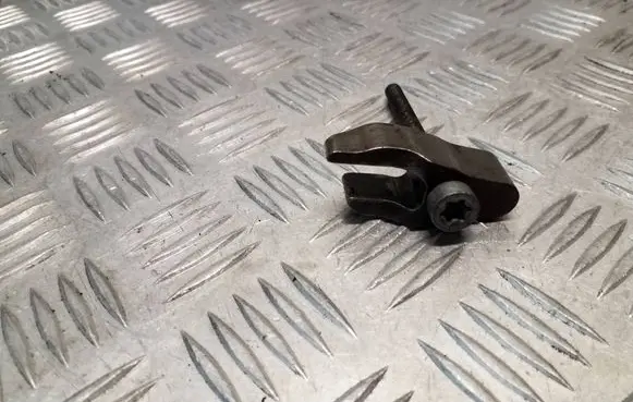 Jeep Patriot Fuel Injector clamp holder 