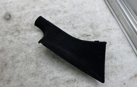 Tesla Model Y (C) pillar trim 178142100B 1TJC4J23201000329