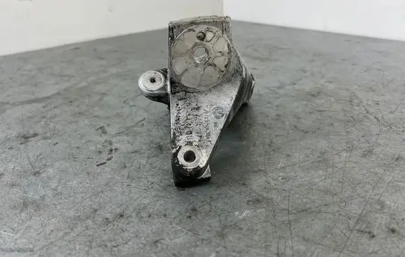 Audi Q7 4L Engine mounting bracket 7L8199307B