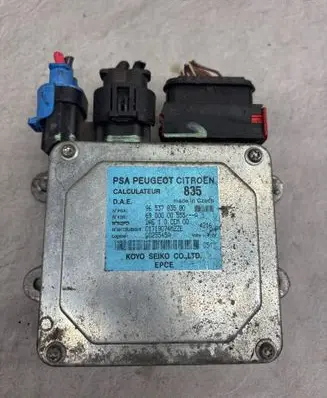 Peugeot 307 Power steering control unit/module Q1T19074M2ZE