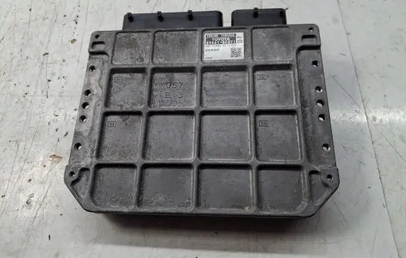 Toyota Auris 150 Engine control unit/module MB1758009572 8966102D71 1758009572