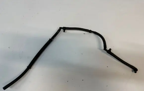 Fuel injector supply line/pipe