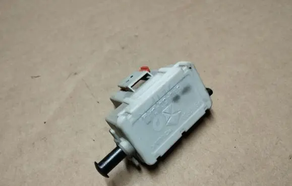 Chrysler Sebring (JS) Brake pedal sensor switch 56045043AG