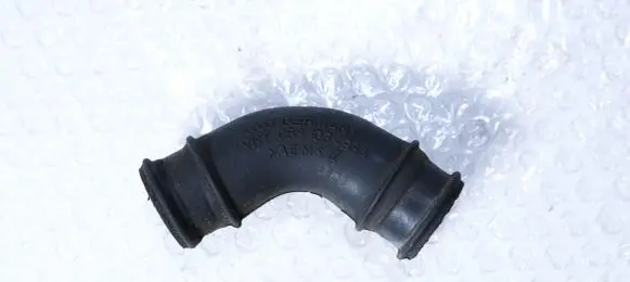 Audi A6 S6 C5 4B Engine coolant pipe/hose 058103493A